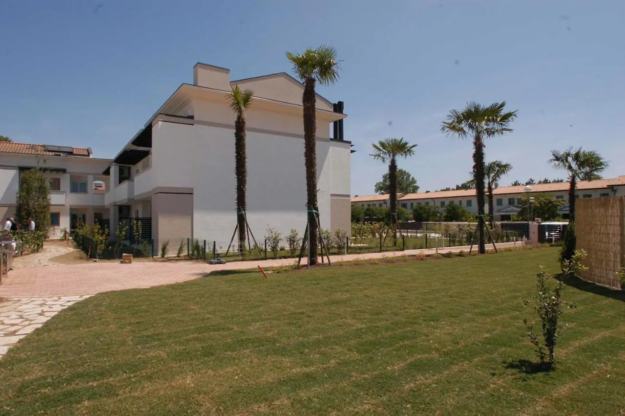 Delightful Flat In A Village With Swimming Pool Bibione