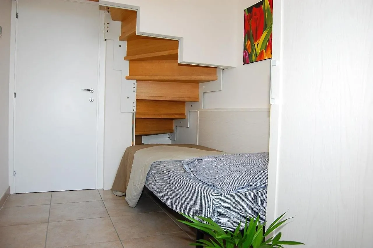Appartement Delightful Flat In A Village With Swimming Pool Bibione Italië